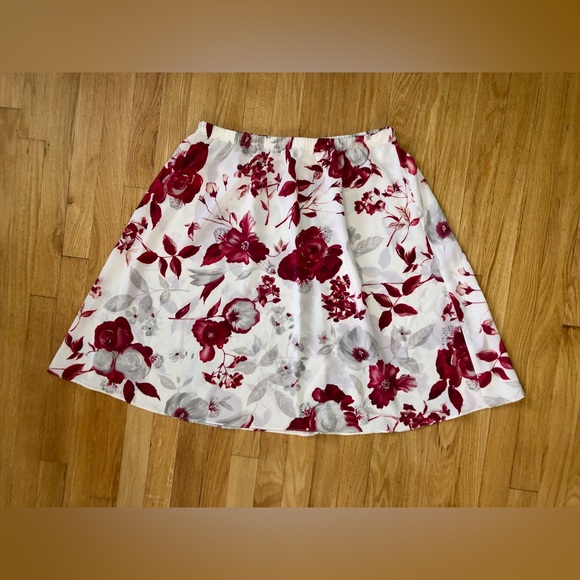 Unbranded floral skirt polyester size 20P red and off white - Picture 4 of 7
